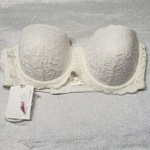Jessica Simpson Strapless Bra